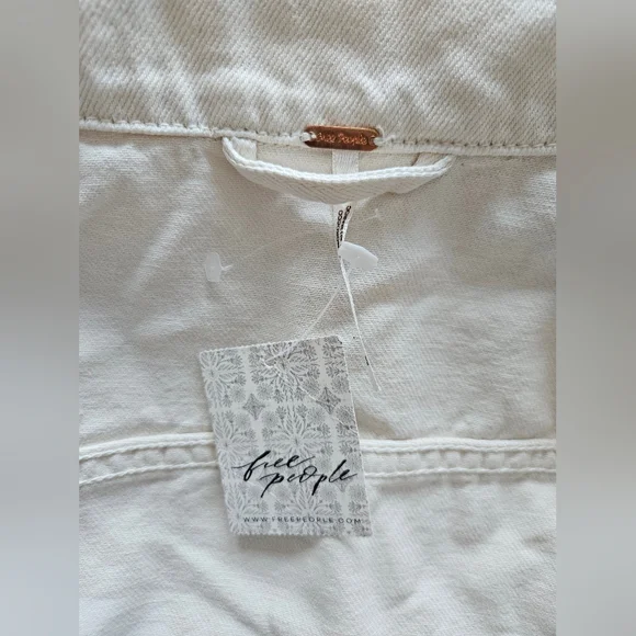 Free People Women's Optic White Cream Denim Jean Jacket- Size XS NWT - Picture 4 of 9